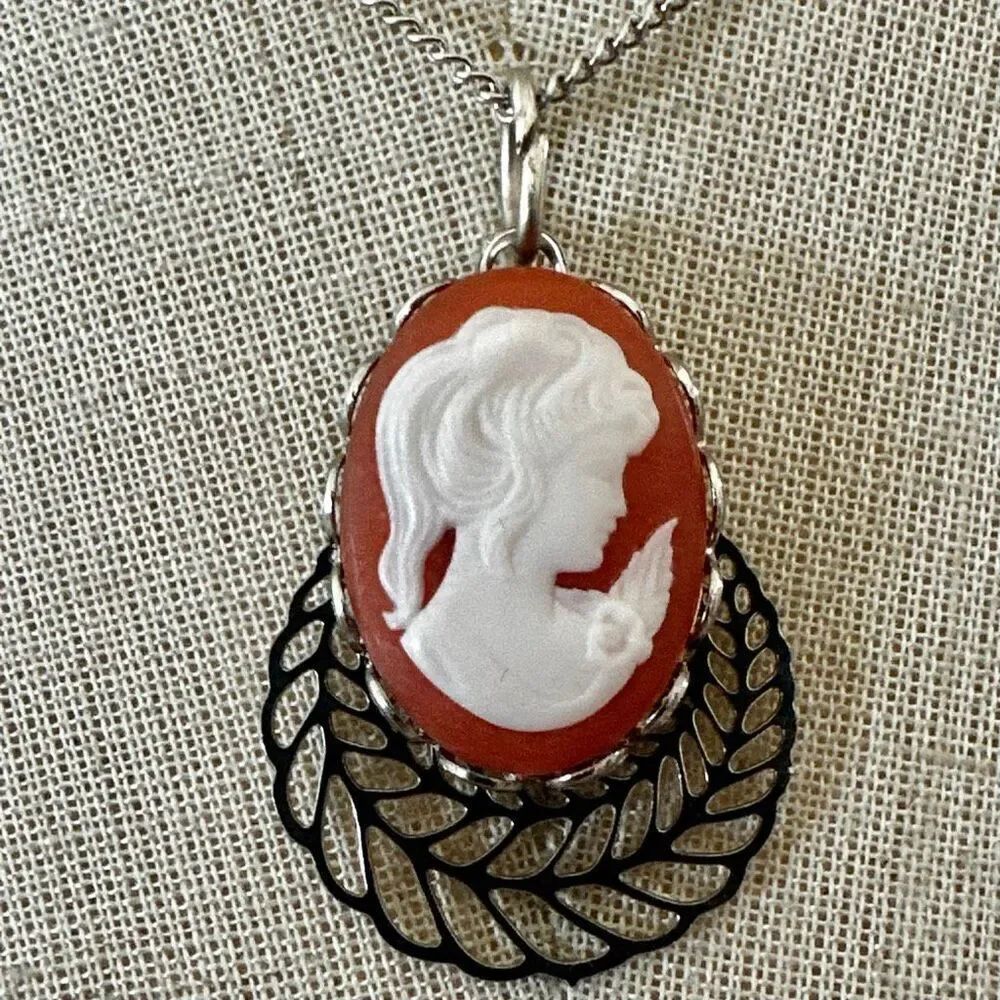 Cameo Pendant Necklace